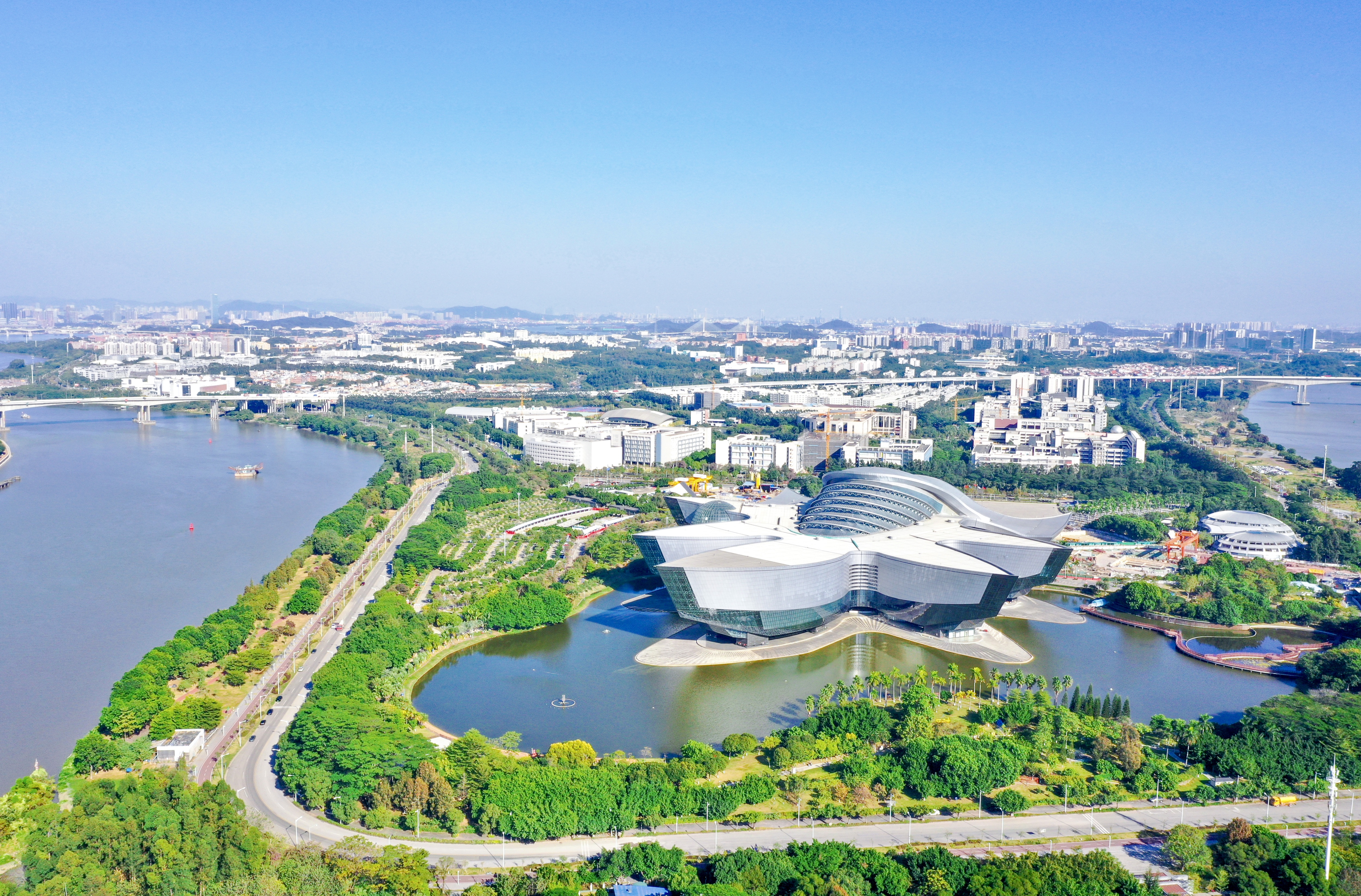 打造大灣區(qū)"智核"!番禺區(qū)加快建設(shè)環(huán)大學(xué)城科技成果轉(zhuǎn)化基地